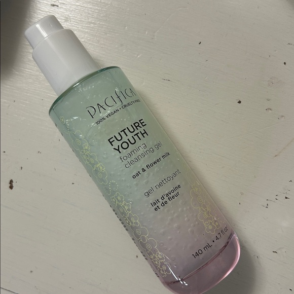 Pacifica 100% vegan, cruelty free, future youth foaming cleansing gel 4.7 oz. - Picture 2 of 5
